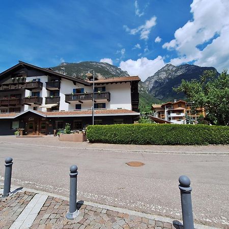 Hotel Nele Ziano Di Fiemme Bagian luar foto