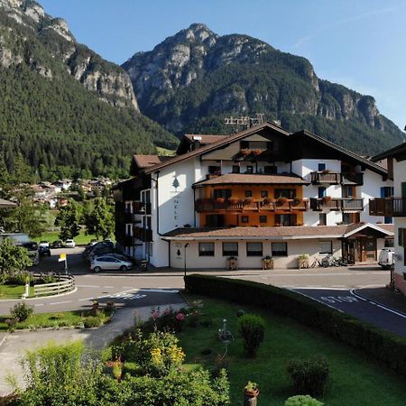 Hotel Nele Ziano Di Fiemme Bagian luar foto