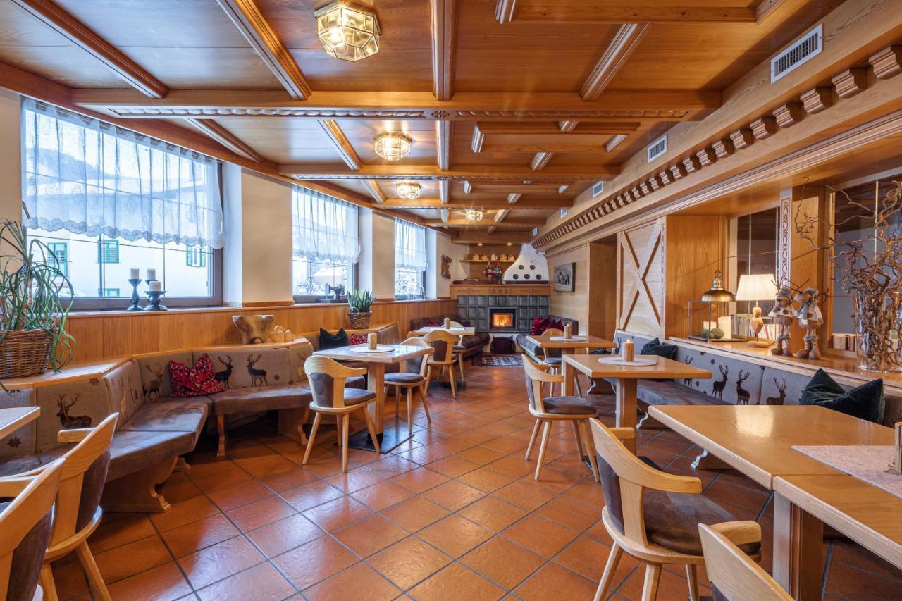 Hotel Nele Ziano Di Fiemme Bagian luar foto